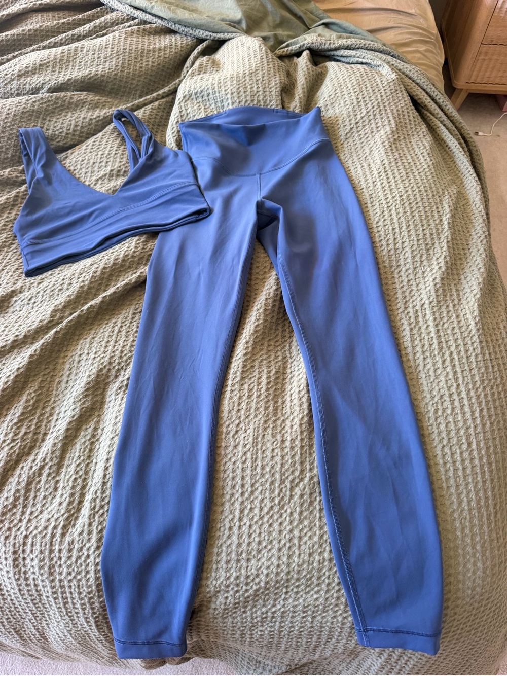Lululemon wunder train leggings and align v neck